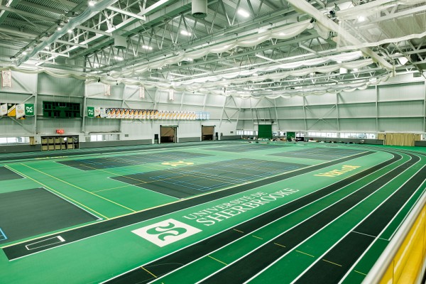 Stade int&eacute;rieur du Centre sportif de l'Universit&eacute; de Sherbrooke
