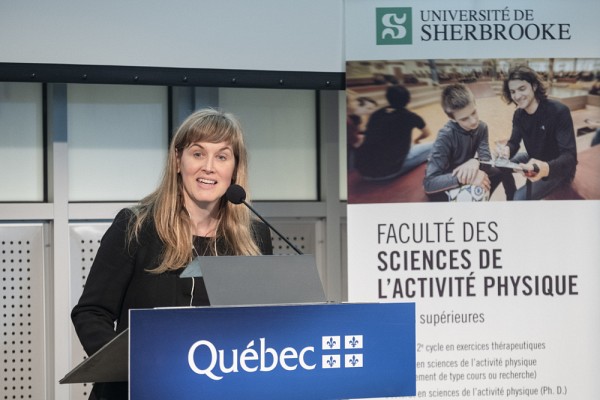 La professeure Isabelle Dionne, doyenne de la Facult&eacute; des sciences de l'activit&eacute; physique.