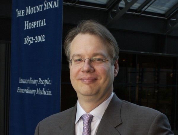 Photo prise en 2002 alors que le Dr Gagner travaille&nbsp;au Mount Sina&iuml;&nbsp; &agrave; New York.