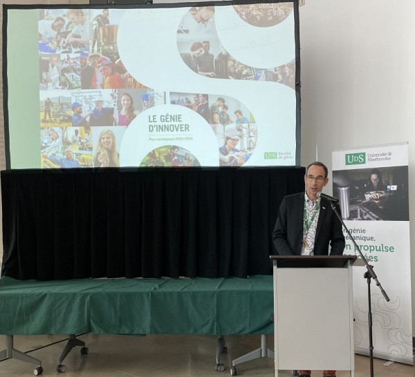 Jean Proulx, doyen de la Facult&eacute; de g&eacute;nie, lors de la pr&eacute;sentation du plan.