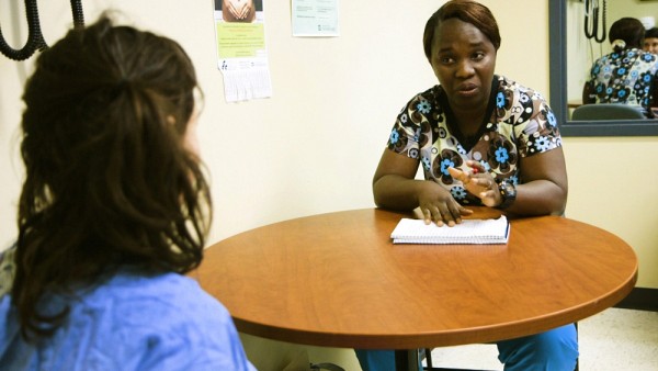 Il s'agit de comprendre pourquoi la personne est d&eacute;favorable &agrave; la vaccination. On met de c&ocirc;t&eacute; conseils, directives et arguments scientifiques. 