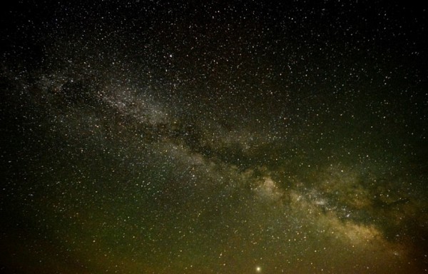 Les bousiers rep&egrave;rent le bras visible de la Voie lact&eacute;e pour d&eacute;terminer leur propre position.