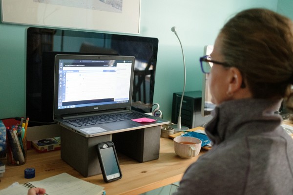 Des communaut&eacute;s se sont cr&eacute;&eacute;es de mani&egrave;re spontan&eacute;e, de mani&egrave;re &agrave; favoriser le partage des bonnes pratiques chez le personnel enseignant.