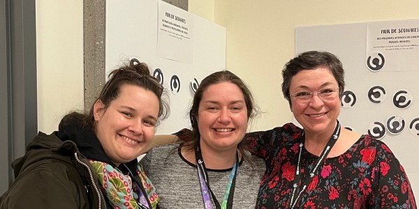 Genevi&egrave;ve Borgia, St&eacute;phanie Grenier, travailleuse sociale &agrave; La Rose des vents de l&rsquo;Estrie, et Karine Tremblay, coordonnatrice scientifique de l'IRCUS.