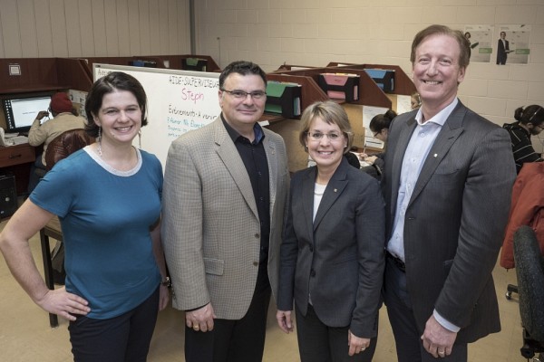 Lors de sa visite, Me Gaulin &eacute;tait accompagn&eacute;e de Mme Marilyne Cloutier, responsable de la sollicitation de masse, M. Charles Lamoureux, gestionnaire philanthropique de la Facult&eacute; de droit et Me Fran&ccedil;ois Dub&eacute;, directeur g&eacute;n&eacute;ral de La Fondation de l&rsquo;UdeS.