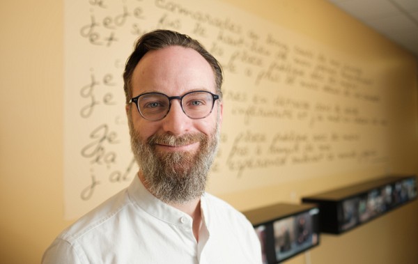 Dans le cadre de ses recherches, le professeur Dany Baillargeon s'int&eacute;resse &agrave; la cr&eacute;ativit&eacute;, aux organisations et &agrave; la communication organisationnelle et publique.