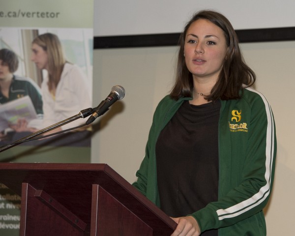 Roxane Hasseni s'est faite la porte-parole des athl&egrave;tes du Vert&nbsp;&&nbsp;Or pour vanter les m&eacute;rites du programme de bourses de la Corporation &eacute;tudes-sports.