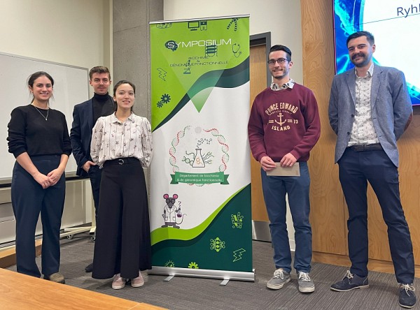 R&eacute;cipiendaires &Eacute;tienne Fafard-Couture et Florie Lo Ying Ping, accompagn&eacute;s du comit&eacute; organisateur, Am&eacute;lie Taschereau, Michel-Pierre Terrier et Lo&iuml;s Mourrain