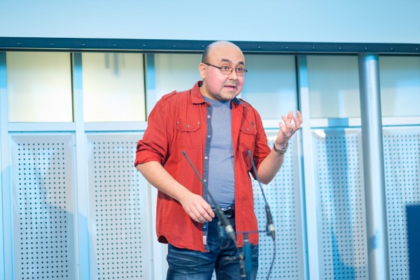 Jorge Alfonso L&eacute;on Machado, doctorant de la Facult&eacute; des sciences, a obtenu le deuxi&egrave;me prix en vulgarisant sa th&egrave;se Mieux comprendre les cytokines inflammatoires pour combattre le cancer du sein.
