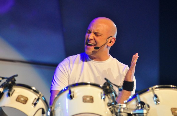 Martin Levac, le personnificateur officiel de Phil Collins, a livr&eacute; une prestation &eacute;poustouflante de In The Air Tonight, un des titres pr&eacute;f&eacute;r&eacute;s du Grand ambassadeur 2013.