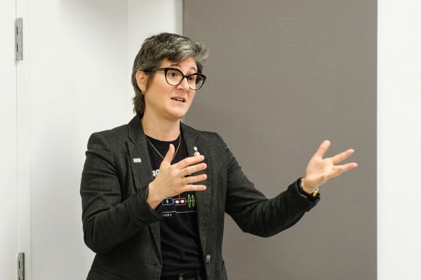 Professeure Isabelle Lacroix, doyenne de la Facult&eacute; des lettres et sciences humaines, l'unit&eacute; d'attache de l'&Eacute;cole de musique de l'UdeS.