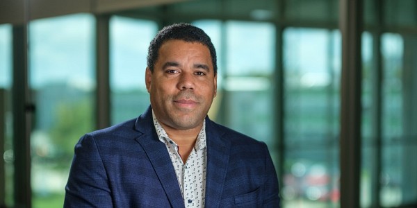 Dominic Therrien,&nbsp;vice-recteur adjoint au d&eacute;veloppement des plateformes institutionnelles