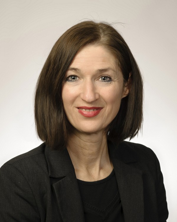 La professeure Nicole C&ocirc;t&eacute; est sp&eacute;cialiste de la traduction litt&eacute;raire et de la litt&eacute;rature compar&eacute;e.