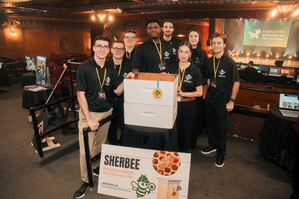 L'&eacute;quipe de Sherbee qui a remport&eacute; la premi&egrave;re place au concours Cr&eacute;atek en 2025 dans la cat&eacute;gorie rel&egrave;ve.