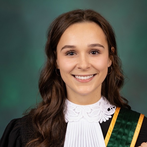 L&eacute;a Turgeon-Tremblay, dipl&ocirc;m&eacute;e en droit.