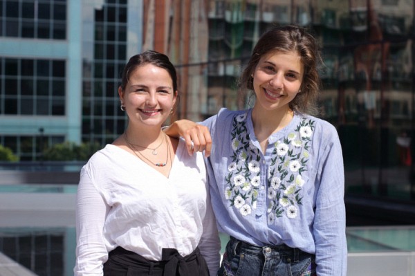 Natalia (gauche) et L&eacute;a (droite).