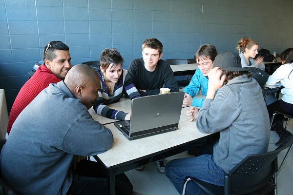 L&rsquo;exercice a permis aux &eacute;tudiants universitaires de transmettre leurs connaissances en &eacute;cologie, et aux personnes immigrantes de partager leur exp&eacute;rience et leur connaissance de leur pays d&rsquo;origine.