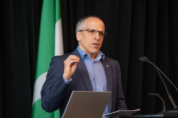 Le professeur Pierre Cossette, recteur de l'UdeS