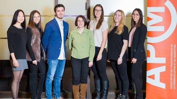 L'&eacute;quipe &laquo; noUS &raquo; a remport&eacute; la 2e&nbsp;place au concours Rel&egrave;ve communication.De gauche &agrave; droite : &Egrave;ve Cullen-Robitaille, Kate Gaudreault, &Eacute;tienne Paradis, Anne Gu&eacute;rinel, V&eacute;ronique David, Alex-Anne Carrier et Gabriella Han.