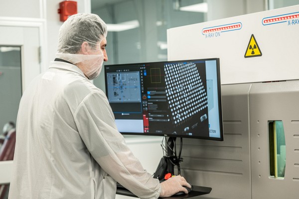 Un &eacute;quipement majeur qui s'ajoute &agrave; la plateforme est un nouveau syst&egrave;me d'inspection par rayon X pour, entre autres, voir &agrave; travers les mat&eacute;riaux gr&acirc;ce &agrave; une meilleure r&eacute;solution.