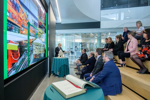 Allocution du recteur de l'UdeS, le Pr Pierre Cossette, directement de l'Institut quantique.
