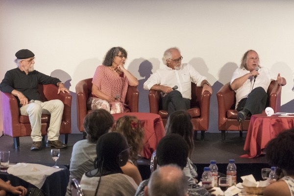 Lors du vernissage d'Autour de COZIK : Gilles Mihalcean, laur&eacute;at 2011 du prix Paul-&Eacute;mile-Borduas, COZIC (Monic Brassard, Yvon Cozic), laur&eacute;ats 2015 du prix Paul-&Eacute;mile-Borduas, et Michel Goulet, laur&eacute;at 1990 du prix Paul-&Eacute;mile-Borduas.