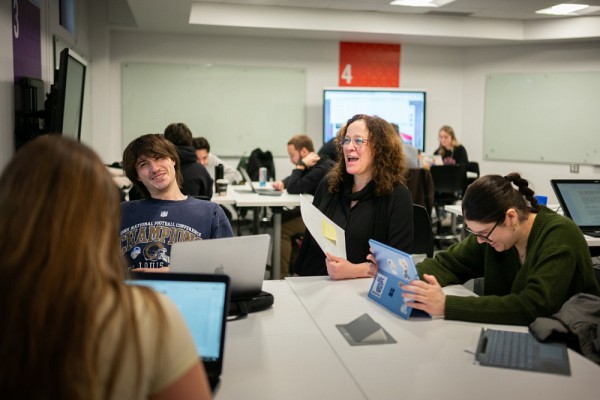 &laquo;&nbsp;Aim&eacute;e de tous, Karine Pr&eacute;mont poss&egrave;de un humour contagieux et une facilit&eacute; de contact, qui rend chaque interaction agr&eacute;able et humaine. Son enseignement d&eacute;passe largement la simple transmission de connaissances.&nbsp;&raquo;