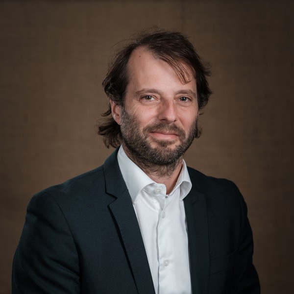 Maxime St-Hilaire, de la Facult&eacute; de droit, remporte le Prix de la recherche et de la cr&eacute;ation dans la cat&eacute;gorie Sciences humaines et sociales.