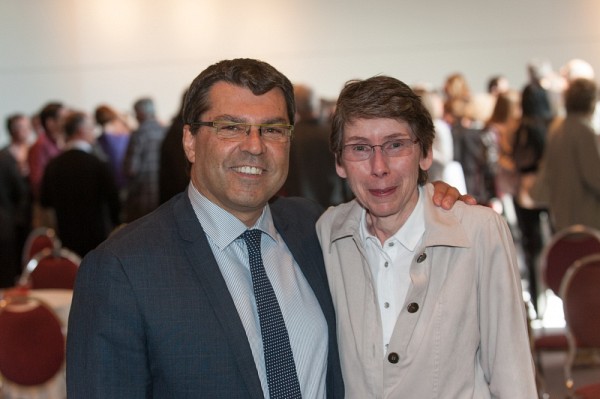 Serge Striganuk, doyen de la Facult&eacute; d'&eacute;ducation avec Marcelle Gingras, professeure.