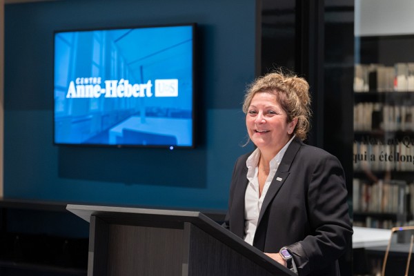 Pre&nbsp;Anick Lessard, doyenne de la Facult&eacute; des lettres et sciences humaines.