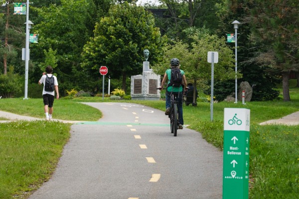 L&rsquo;UdeS encourage sa communaut&eacute; &agrave; utiliser les moyens de transport durable afin de se rendre sur ses campus, qui seront fortement achaland&eacute;s lors de la rentr&eacute;e.