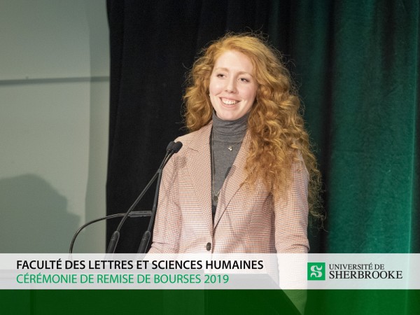 Nouvellement laur&eacute;ate du Prix Polyvalence remis la veille lors de la 35e &eacute;dition du D&eacute;fi &eacute;tudiant, c&rsquo;est une Daphn&eacute; Poulin dynamique et fi&egrave;re qui s&rsquo;est pr&eacute;sent&eacute;e sur sc&egrave;ne pour t&eacute;moigner de l'importance&nbsp;des bourses dans son parcours acad&eacute;mique.