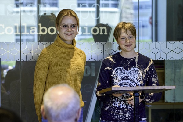 Les personnes &eacute;tudiantes repr&eacute;sentantes de Fungus, &agrave; l'occasion du d&eacute;voilement des candidatures UdeS du concours Forces AVENIR 2025.