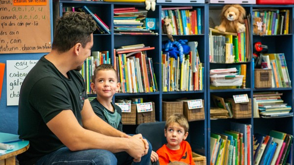 Il est important de continuer &agrave; faire lire aux enfants des ouvrages en papier, soutient Martin L&eacute;pine, et d'en favoriser l'acc&egrave;s &agrave; l'&eacute;cole.