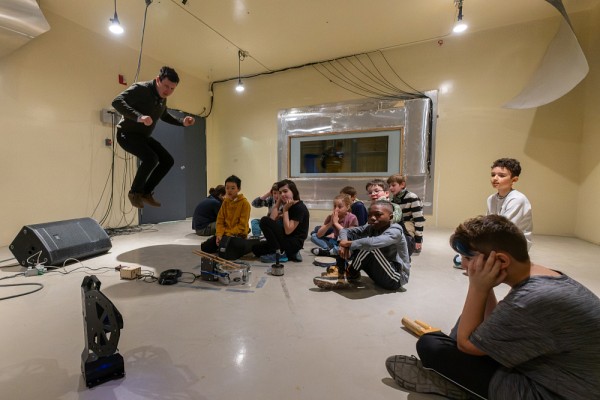 Les jeunes ont assist&eacute; &agrave; diff&eacute;rentes exp&eacute;riences entourant le son.