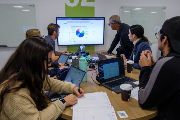 Repenser le d&eacute;veloppement de demain&nbsp;avec la lunette du d&eacute;veloppement durable permet de voir d'une autre mani&egrave;re le d&eacute;veloppement &eacute;conomique et de consid&eacute;rer la menace des in&eacute;galit&eacute;s.&nbsp;