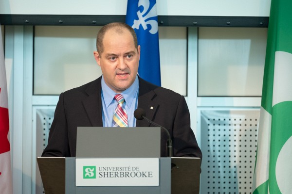 Le professeur Jean-Pascal Lemelin, vice-recteur adjoint &agrave; la recherche et aux &eacute;tudes sup&eacute;rieures de l'Universit&eacute; de Sherbrooke. 
