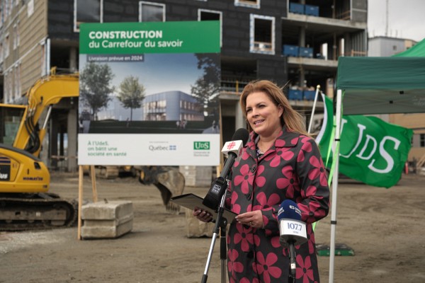 La d&eacute;put&eacute;e Genevi&egrave;ve H&eacute;bert