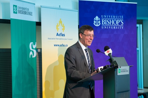 Le professeur Jean-Pierre Perreault, vice-recteur &agrave; la recherche et aux &eacute;tudes sup&eacute;rieures, de l&rsquo;Universit&eacute; de Sherbrooke.