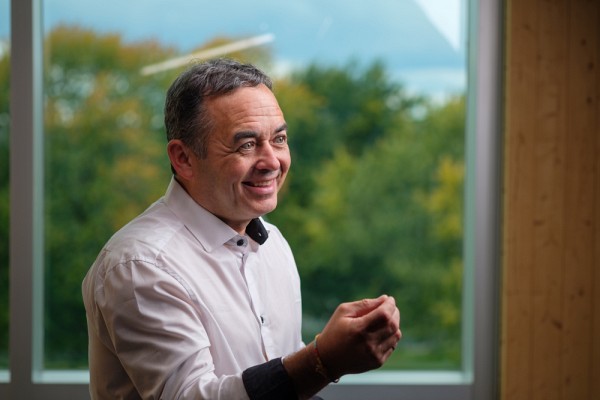 Tony B&eacute;gin, vice-pr&eacute;sident des ventes et de la pr&eacute;construction chez Groupe Canam