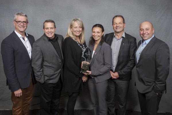 L&rsquo;&eacute;quipe du d&eacute;veloppement durable et de la Corporation &Eacute;tudes-sports de l&rsquo;Universit&eacute; de Sherbrooke ont re&ccedil;u l&rsquo;un des 5 Grands prix d&rsquo;excellence en environnement.