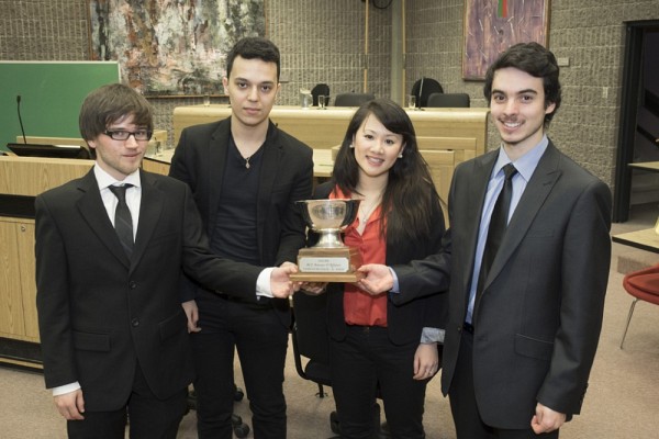 Les d&eacute;batteurs 2014 : Alexandre Baril-Lemire, Nabil Ben-Naoum, Terresa Bei Bei Feng et Ludovic Whear-Charette.
