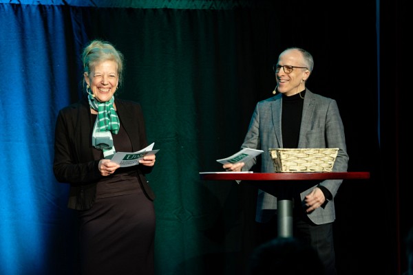Les ma&icirc;tres de c&eacute;r&eacute;monie de la soir&eacute;e, la vice-rectrice aux &eacute;tudes, Christine Hudon, et le recteur, Pierre Cossette.