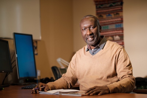 Le professeur Dram&eacute; d&eacute;plore que les aspects positifs des dynamiques sociopolitiques des soci&eacute;t&eacute;s africaines anciennes et contemporaines ne soient pas justement per&ccedil;ues de l'ext&eacute;rieur.