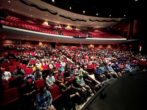 Accueil de la 69e promotion, r&eacute;uni pour l&rsquo;occasion &agrave; la&nbsp;salle Maurice-O'Bready&nbsp;du Centre culturel de l'Universit&eacute; de Sherbrooke.